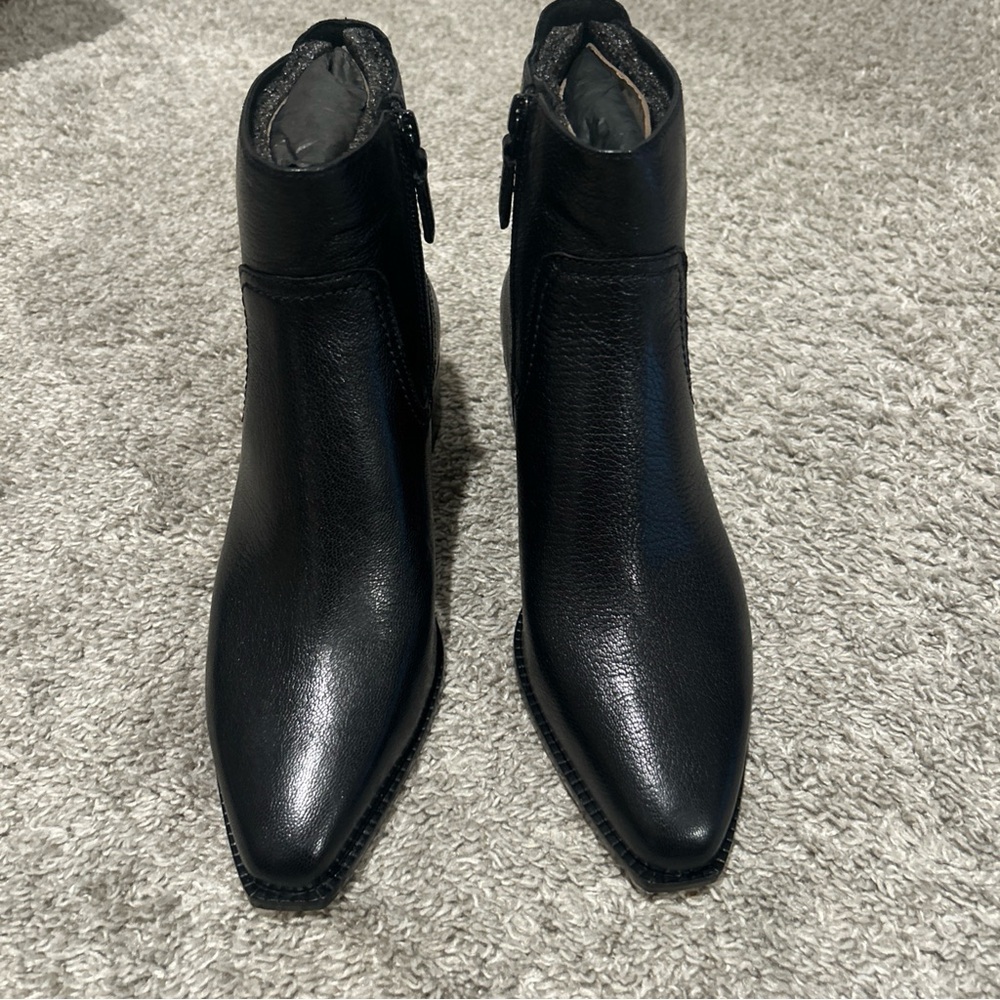Cole Haan Naia Ankle Booties Black Leather Zip Block Heel Size 7.5 boots